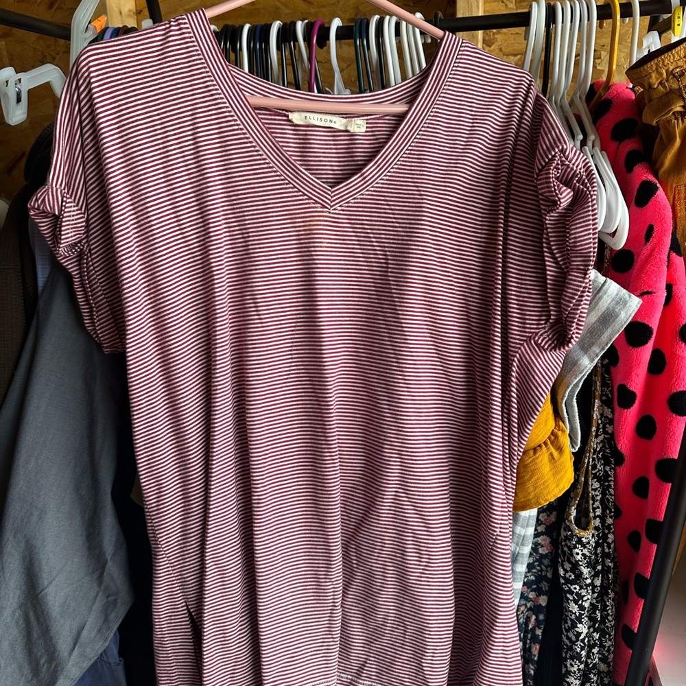Nice women’s stripe top red and white